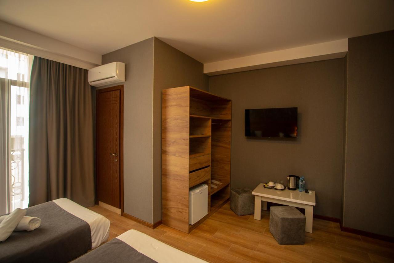 Hotel Pollux Batumi Zewnętrze zdjęcie